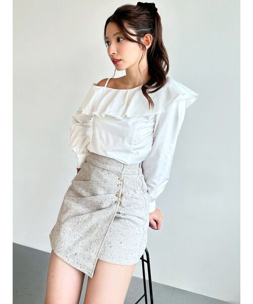 RESEXXY(リゼクシー)の「アシンメトリーラッフルブラウス(シャツ/ブラウス・レディース・ラベンダー/ブラック/ホワイト・FREE)」の4枚目の写真