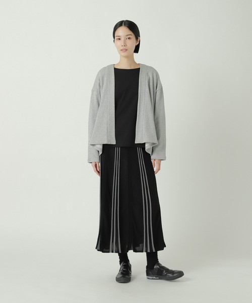 ZUCCa(ズッカ)の「ラメスウェット / カーディガン / S(カーディガン/ボレロ・レディース・ベージュ/グレー・M size)」の1枚目の写真