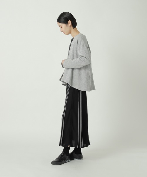 ZUCCa(ズッカ)の「ラメスウェット / カーディガン / S(カーディガン/ボレロ・レディース・ベージュ/グレー・M size)」の3枚目の写真