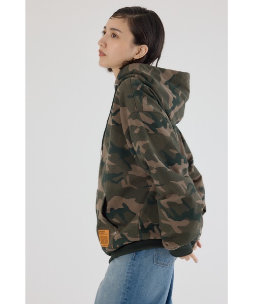 RODEO CROWNS WIDE BOWL（ロデオクラウンズワイドボウル）の「SHARE PATTERN Wジップ パーカー（パーカー・レディース・カモフラージュ・MEDIUM/LARGE）」の3枚目の写真