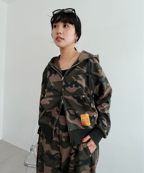 RODEO CROWNS WIDE BOWL（ロデオクラウンズワイドボウル）の「SHARE PATTERN Wジップ パーカー（パーカー・レディース・カモフラージュ・MEDIUM/LARGE）」の20枚目の写真