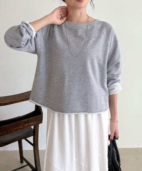 fredy emue（フレディエミュ）の「ミニ裏毛クロップドスウェットプルオーバー（スウェット・レディース・クリーム/ベビーピンク/ネイビー/グレー・38）」の9枚目の写真