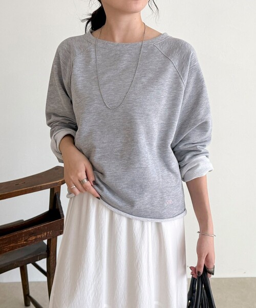 fredy emue（フレディエミュ）の「ミニ裏毛クロップドスウェットプルオーバー（スウェット・レディース・クリーム/ベビーピンク/ネイビー/グレー・38）」の10枚目の写真