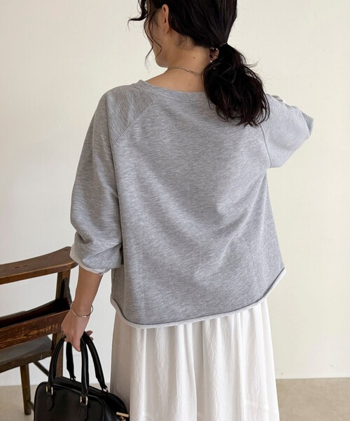 fredy emue（フレディエミュ）の「ミニ裏毛クロップドスウェットプルオーバー（スウェット・レディース・クリーム/ベビーピンク/ネイビー/グレー・38）」の11枚目の写真