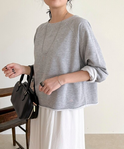 fredy emue（フレディエミュ）の「ミニ裏毛クロップドスウェットプルオーバー（スウェット・レディース・クリーム/ベビーピンク/ネイビー/グレー・38）」の12枚目の写真