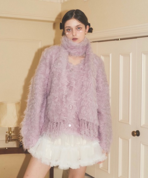 Lovilyn(ラヴィリン)の「マフラー付きシャギーカーディガン(カーディガン/ボレロ・レディース・ホワイト/ライトグレー/ピンク/ボルドー・FREE)」の3枚目の写真