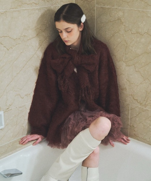 Lovilyn(ラヴィリン)の「マフラー付きシャギーカーディガン(カーディガン/ボレロ・レディース・ホワイト/ライトグレー/ピンク/ボルドー・FREE)」の4枚目の写真