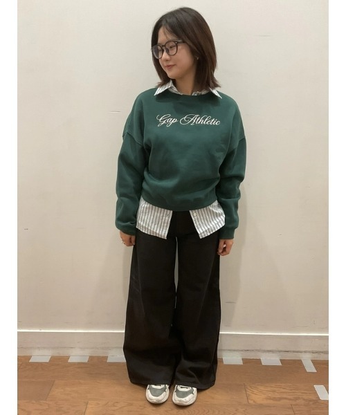 GAP（ギャップ）の「ヴィンテージソフト GAPロゴ ウェッジ スウェットシャツ トレーナー（スウェット・レディース・グリーン/ライトグレー/ネイビー/ワイン/ブルー系その他/オフホワイト・XS/S/M/L/XL/XXS）」の8枚目の写真