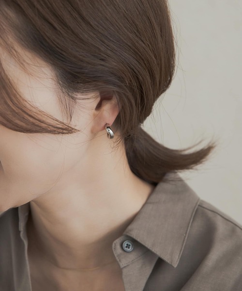URBAN RESEARCH DOORS（アーバンリサーチドアーズ）の「プランプメタルピアス（ピアス（両耳用）・レディース・シルバー/ゴールド・ONE）」の6枚目の写真