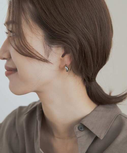 URBAN RESEARCH DOORS（アーバンリサーチドアーズ）の「プランプメタルピアス（ピアス（両耳用）・レディース・シルバー/ゴールド・ONE）」の7枚目の写真