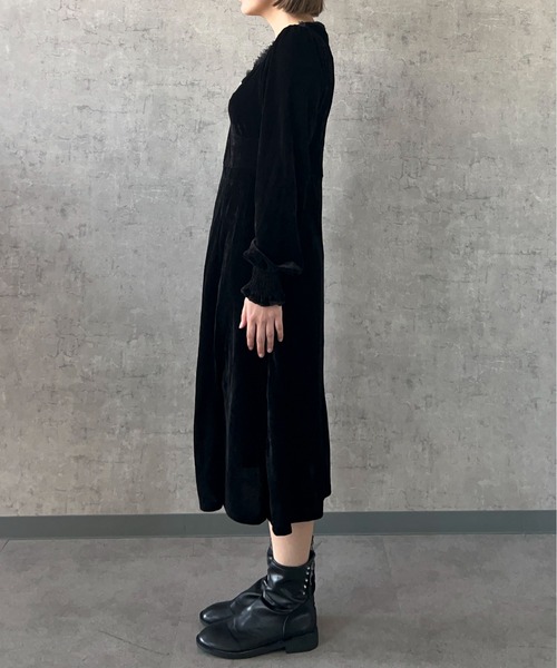 Maison Calme(メゾンカルム)の「スクエアネックボタンベロアロングスリット入りフレアワンピース 結婚式 パーティー デート(ワンピース・レディース・ブラック・F)」の6枚目の写真