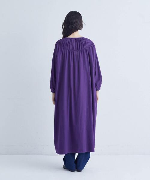 conges payes ADIEU TRISTESSE(コンジェ ペイエ アデュートリステス)の「シャーリングネックワンピース(ワンピース・レディース・チャコールグレー/パープル・38)」の11枚目の写真