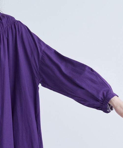 conges payes ADIEU TRISTESSE（コンジェ ペイエ アデュートリステス）の「シャーリングネックワンピース（ワンピース・レディース・チャコールグレー/パープル・38）」の20枚目の写真