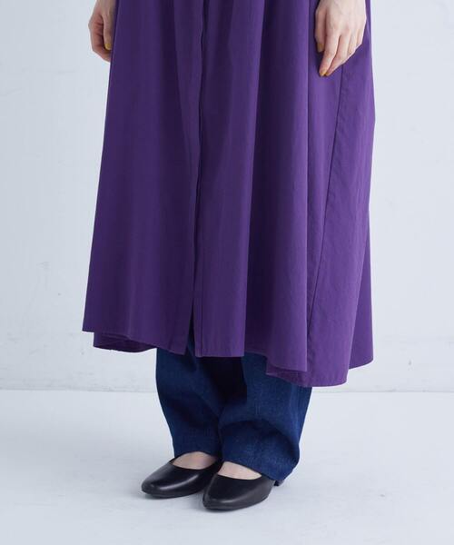 conges payes ADIEU TRISTESSE（コンジェ ペイエ アデュートリステス）の「シャーリングネックワンピース（ワンピース・レディース・チャコールグレー/パープル・38）」の18枚目の写真