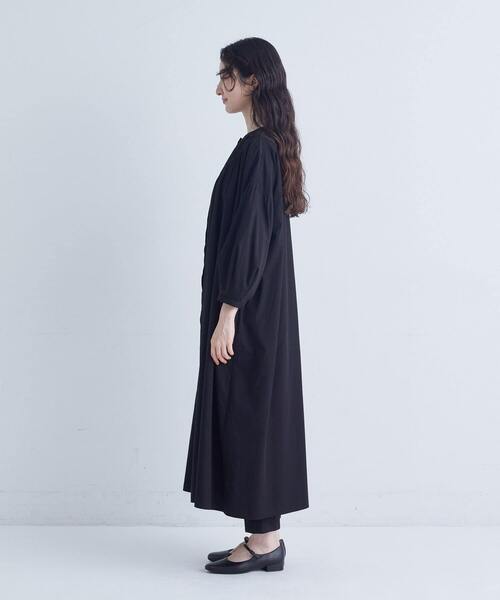 conges payes ADIEU TRISTESSE（コンジェ ペイエ アデュートリステス）の「シャーリングネックワンピース（ワンピース・レディース・チャコールグレー/パープル・38）」の11枚目の写真