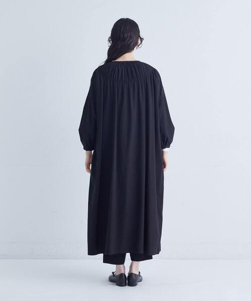 conges payes ADIEU TRISTESSE（コンジェ ペイエ アデュートリステス）の「シャーリングネックワンピース（ワンピース・レディース・チャコールグレー/パープル・38）」の10枚目の写真