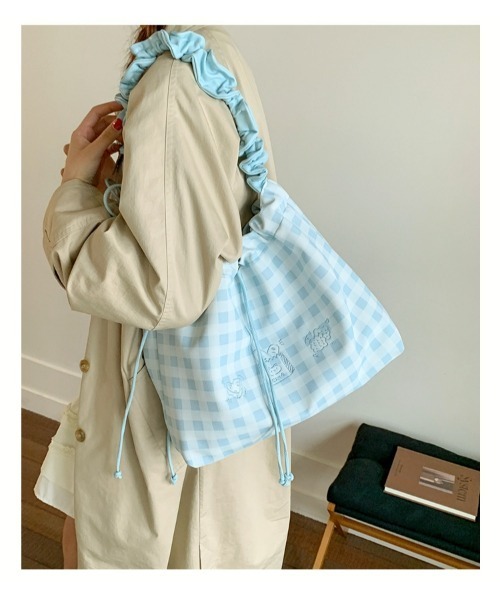 gossip！ロサンゼルス（ゴシップロサンゼルス）の「Y2Kチェック柄大容量ショルダーバッグ（A4収納可）（ショルダーバッグ・レディース・ピンク/ブルー/オフホワイト・FREE）」の12枚目の写真