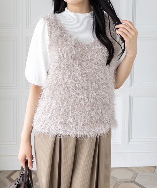 【新品未使用】インゲボルグ 黒 コサージュ付きシャギーニットベスト/2023年秋 セール】シャギーニットベスト[オフィスカジュアル 着回し抜群