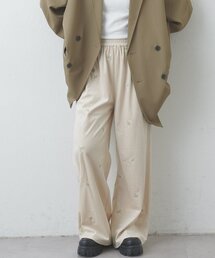 DISCOAT（ディスコート）の「【umm.】ベロア刺繍セミフレアパンツ（その他パンツ・レディース）」
