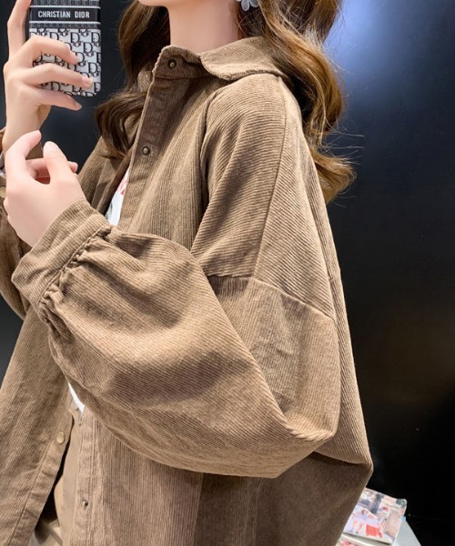 cammie(キャミー)の「コーディロイボリュームスリーブシャツ(シャツ/ブラウス・レディース・ライトブラウン/ブラック/パープル・M/L)」の9枚目の写真