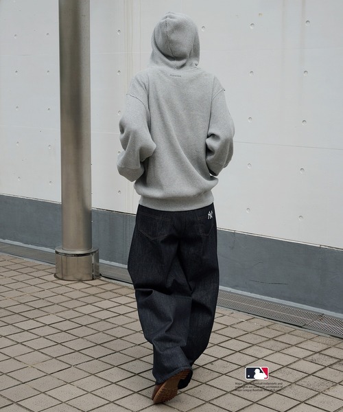 Perushu（ペルーシュ）の「Perushu × MLB コラボリジットデニムパンツ