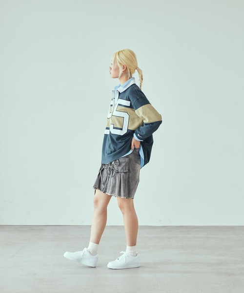 NIKE(ナイキ)の「ナイキ スポーツウェア ウィメンズ ロングスリーブ グラフィック ポロ トップ / Nike Sportswear Women's Long-Sleeve Graphic Polo Top HV4034-390 Seaweed(ポロシャツ・レディース・ダークグリーン・M/L/XL/S/XS)」の6枚目の写真