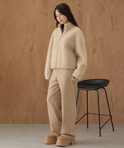 SUWDEE(スーディー)の「wool boa zip up short blouson(ブルゾン・レディース・チャコールグレー/ベージュ/ダークパープル・FREE)」の10枚目の写真
