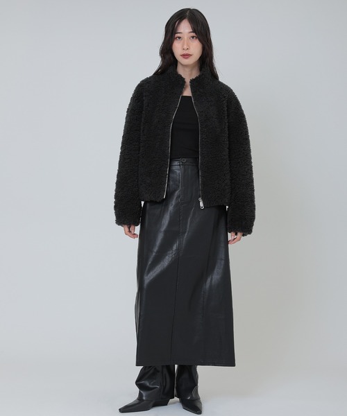 SUWDEE(スーディー)の「wool boa zip up short blouson(ブルゾン・レディース・チャコールグレー/ベージュ/ダークパープル・FREE)」の4枚目の写真