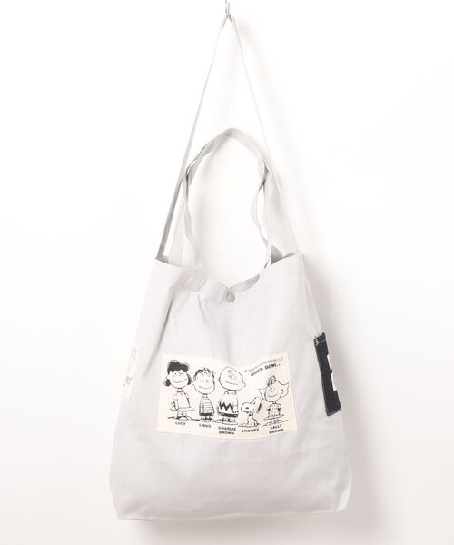 SNOOPY×OLD BETTY'S（スヌーピーカケルオールドベティーズ）の「SNP Canvas 2WAY Tote Bag（ショルダーバッグ・レディース・ブラック/ライトグレー/ライトグレー系/ブラック系その他/ナチュラル/グレー系その他2/ブラック系その他2・フリー/FREE）」の5枚目の写真