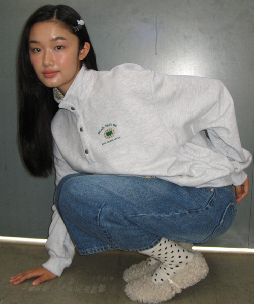 RONRON(ロンロン)の「CHECK DETAIL HALF SNAP SWEAT ANORAK WHITE MELANGE(スウェット・レディース・その他・FREE)」の2枚目の写真