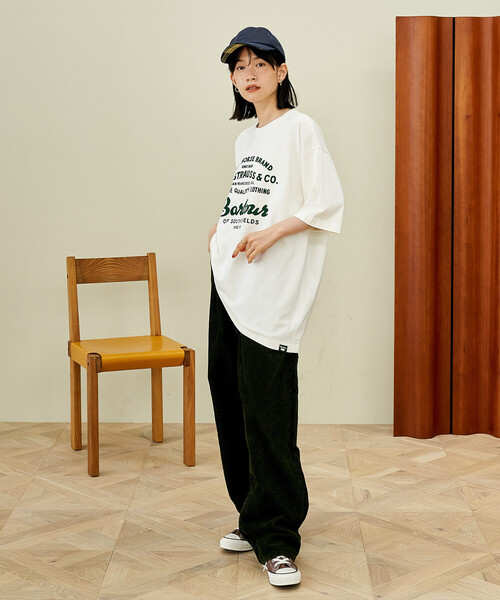 FREAK'S STORE(フリークスストア)の「Barbour x Levi's/バブアー × リーバイス Levi's × Barbour Graphic T-shirt/リーバイス × バブアー グラフィック Tシャツ/プリントTシャツ(Tシャツ/カットソー・レディース・オリーブ/ホワイト・X-SMALL/SMALL)」の4枚目の写真