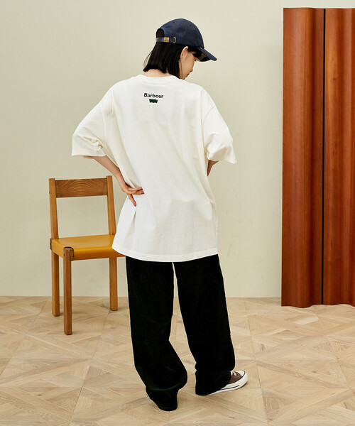 FREAK'S STORE(フリークスストア)の「Barbour x Levi's/バブアー × リーバイス Levi's × Barbour Graphic T-shirt/リーバイス × バブアー グラフィック Tシャツ/プリントTシャツ(Tシャツ/カットソー・レディース・オリーブ/ホワイト・X-SMALL/SMALL)」の6枚目の写真