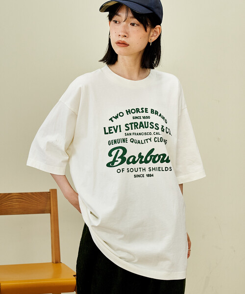 FREAK'S STORE(フリークスストア)の「Barbour x Levi's/バブアー × リーバイス Levi's × Barbour Graphic T-shirt/リーバイス × バブアー グラフィック Tシャツ/プリントTシャツ(Tシャツ/カットソー・レディース・オリーブ/ホワイト・X-SMALL/SMALL)」の8枚目の写真