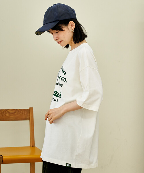 FREAK'S STORE(フリークスストア)の「Barbour x Levi's/バブアー × リーバイス Levi's × Barbour Graphic T-shirt/リーバイス × バブアー グラフィック Tシャツ/プリントTシャツ(Tシャツ/カットソー・レディース・オリーブ/ホワイト・X-SMALL/SMALL)」の9枚目の写真