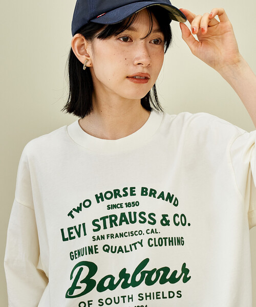 FREAK'S STORE(フリークスストア)の「Barbour x Levi's/バブアー × リーバイス Levi's × Barbour Graphic T-shirt/リーバイス × バブアー グラフィック Tシャツ/プリントTシャツ(Tシャツ/カットソー・レディース・オリーブ/ホワイト・X-SMALL/SMALL)」の13枚目の写真