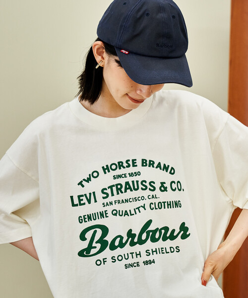 FREAK'S STORE(フリークスストア)の「Barbour x Levi's/バブアー × リーバイス Levi's × Barbour Graphic T-shirt/リーバイス × バブアー グラフィック Tシャツ/プリントTシャツ(Tシャツ/カットソー・レディース・オリーブ/ホワイト・X-SMALL/SMALL)」の14枚目の写真
