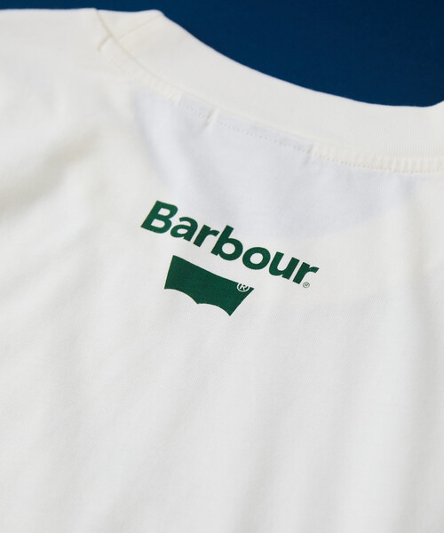 FREAK'S STORE(フリークスストア)の「Barbour x Levi's/バブアー × リーバイス Levi's × Barbour Graphic T-shirt/リーバイス × バブアー グラフィック Tシャツ/プリントTシャツ(Tシャツ/カットソー・レディース・オリーブ/ホワイト・X-SMALL/SMALL)」の22枚目の写真