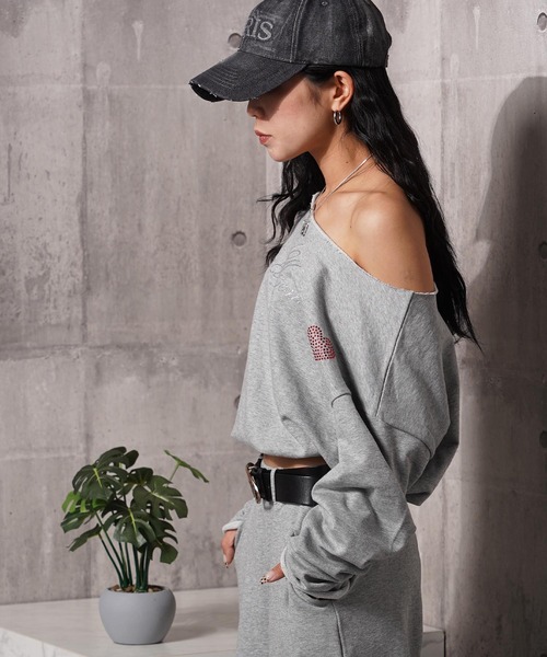 #MEMORY（メモリー）の「【MEMORY】［セットアップ可能］レタリングハート ワンショルダー スウェット / Lettering Heart One-Shoulder Sweatshirt（スウェット・レディース・グレー/ブラック・FREE）」の16枚目の写真
