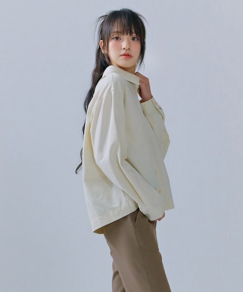 CHASECULT(チェイスカルト)の「レディース コットンピーチ クロップシャツ-CERG5464B05(シャツ/ブラウス・レディース・オートミール・90/85)」の3枚目の写真
