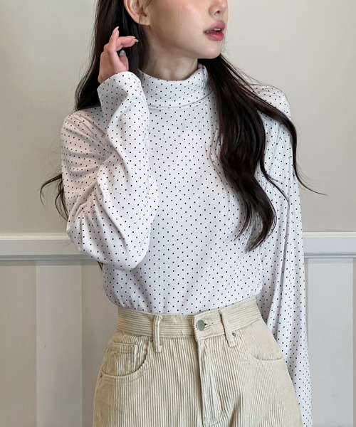 by muni:r（バイ ムニール）の「【着用動画あり・3色展開】ドットハイネックTシャツ（Tシャツ/カットソー・レディース・アイボリー/ブラック/グレー・FREE）」の8枚目の写真