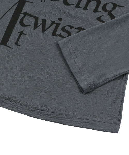MUCENT(ムセント)の「マサカレタリングUネックロングスリーブTシャツ(2カラー)(Tシャツ/カットソー・レディース・ブラック/チャコール・FREE)」の3枚目の写真