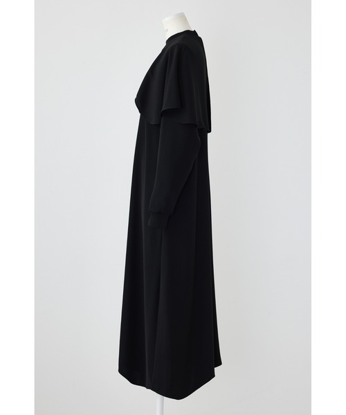 ENFOLD（エンフォルド）の「PEツイル Capeドレス（ワンピース・レディース・ブラック/レッド・38/36）」の3枚目の写真