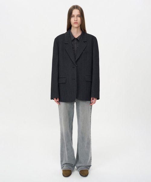 INSILENCE WOMEN(インサイレンスウーマン)の「オーバーサイズウールブレザーCHARCOAL(テーラードジャケット・レディース・その他・MEDIUM/X-SMALL/SMALL)」の3枚目の写真