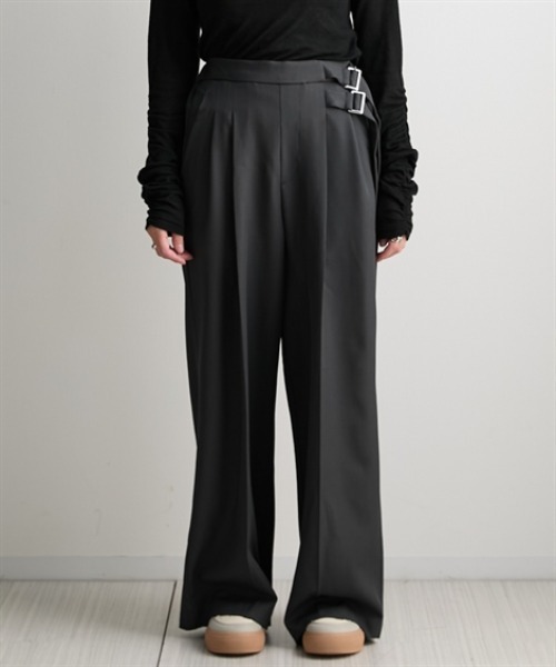 Soiunique（スワユニーク）の「ウーリッシュ素材ダブルベルトストレートパンツ　［Soiunique］（その他パンツ・レディース・チャコール/ブラック・LL/L/M）」の6枚目の写真