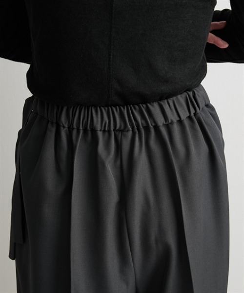 Soiunique（スワユニーク）の「ウーリッシュ素材ダブルベルトストレートパンツ　［Soiunique］（その他パンツ・レディース・チャコール/ブラック・LL/L/M）」の10枚目の写真