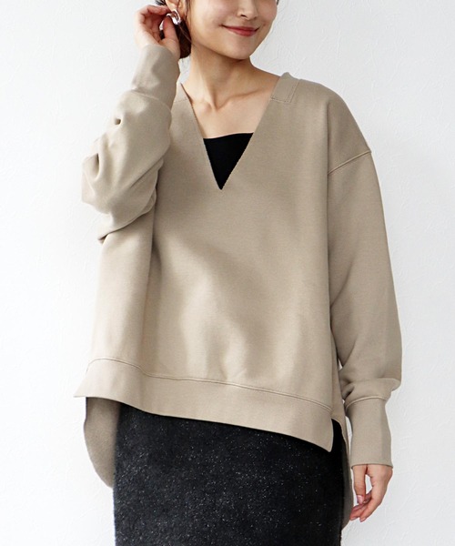 Jines(ジネス)の「裏毛Vネックプルオーバー(Tシャツ/カットソー・レディース・ブラウン/ベージュ・38)」の1枚目の写真