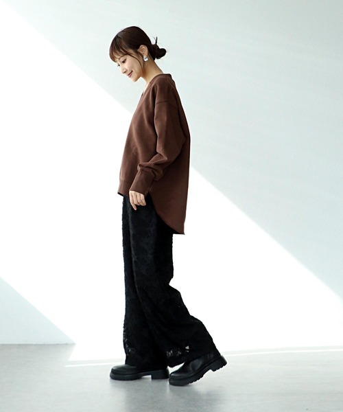Jines(ジネス)の「裏毛Vネックプルオーバー(Tシャツ/カットソー・レディース・ブラウン/ベージュ・38)」の6枚目の写真