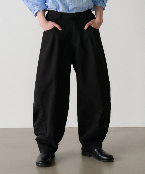 NOUN(ノウン)の「curved chino pants (black)(その他パンツ・メンズ・その他・0/1/2)」の1枚目の写真