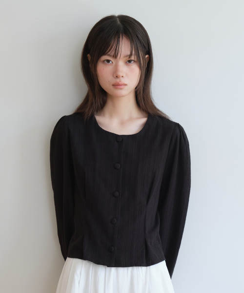 YUPPE(ヨッペ)の「TUCKLINE SOFT SHIRT_BLACK(シャツ/ブラウス・レディース・その他・ONE SIZE)」の1枚目の写真