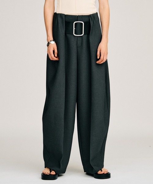 PRANK PROJECT(プランクプロジェクト)の「ハイウエストベルトタックパンツ / High-Waist Belted Tuck Pants(スラックス・レディース・ブラック/アイボリー/カーキ/グレー/ブラウン・34/36/38)」の4枚目の写真